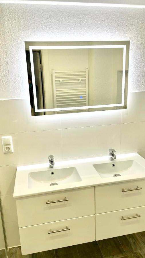 אולדנבורג Geraeumiges City-Apartment Mit 2 Badezimmer Und Parkplaetzen D46-Og מראה חיצוני תמונה
